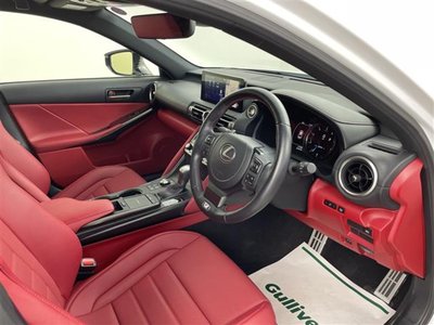 2021 Lexus IS thumbnail 28