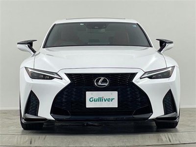 2021 Lexus IS thumbnail 42
