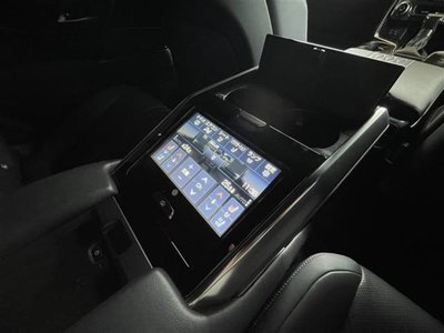 2022 Lexus LX thumbnail 23