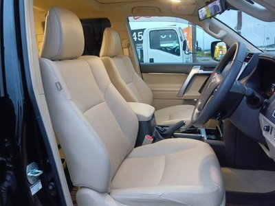 2023 Toyota LAND CRUISER PRADO 照片 9
