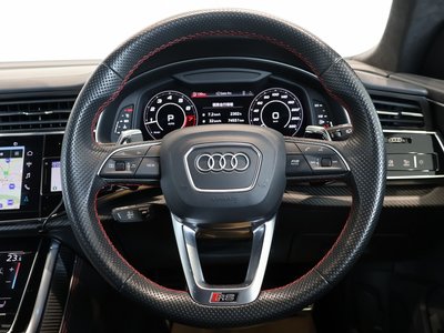 صورة 21 لـ 2021 AUDI RS Q8