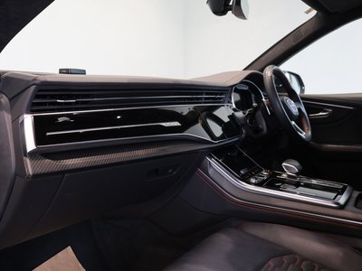 صورة 33 لـ 2021 AUDI RS Q8