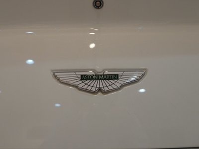 صورة 43 لـ 2008 Aston Martin V8