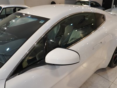 صورة 36 لـ 2008 Aston Martin V8