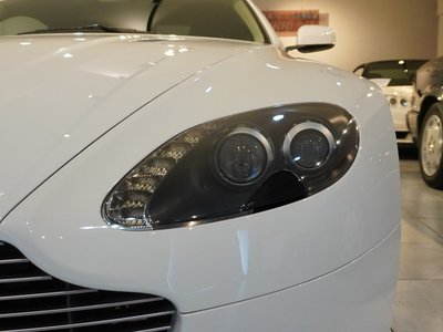 صورة 21 لـ 2008 Aston Martin V8