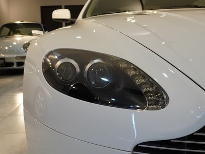 صورة 20 لـ 2008 Aston Martin V8