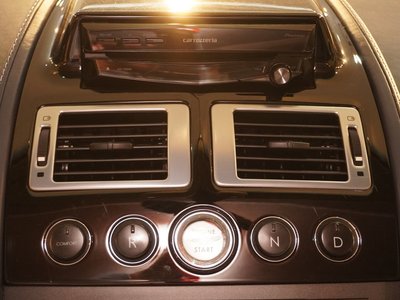 صورة 62 لـ 2008 Aston Martin V8