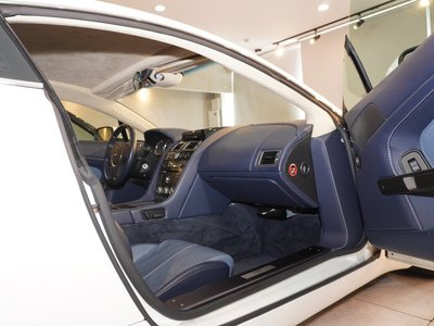 صورة 52 لـ 2008 Aston Martin V8