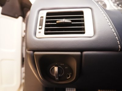 صورة 66 لـ 2008 Aston Martin V8