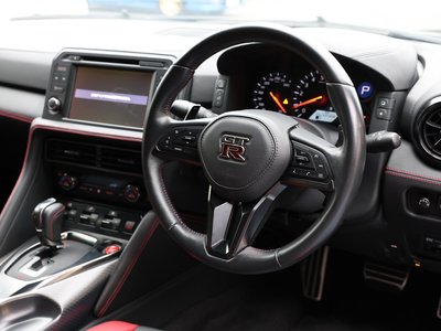 2016 Nissan GT-R — миниатюра 4