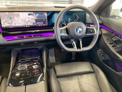 2025 BMW 5 SERIES TOURING thumbnail 52