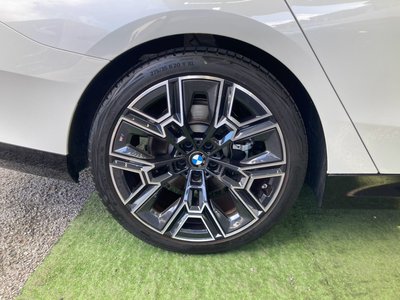 2025 BMW 5 SERIES TOURING thumbnail 21