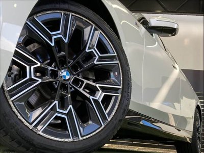 2025 BMW 5 SERIES TOURING thumbnail 19
