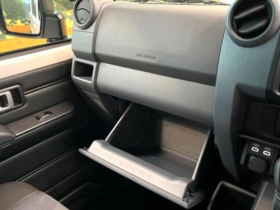 2025 Toyota LAND CRUISER 70 thumbnail 41