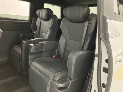 صورة 30 لـ 2023 Toyota ALPHARD