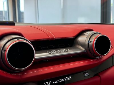 صورة 35 لـ 2018 Ferrari 812 SUPERFAST