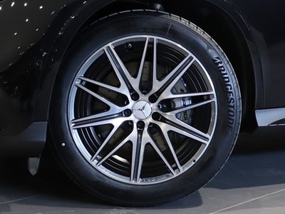 2025 Mercedes-BENZ GLC AMG 照片 4