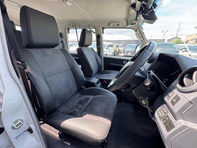 2025 Toyota LAND CRUISER 70 — миниатюра 44