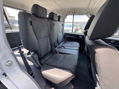 2025 Toyota LAND CRUISER 70 — миниатюра 46