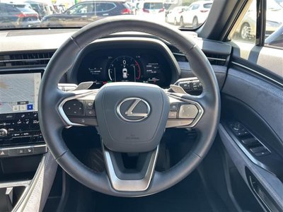 2025 Lexus LBX photo 8