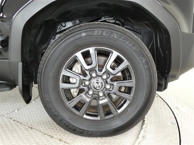 صورة 29 لـ 2024 Toyota LAND CRUISER 250