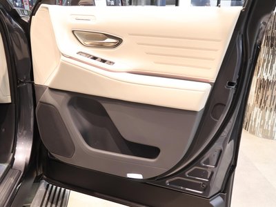 2025 Toyota CENTURY 照片 14