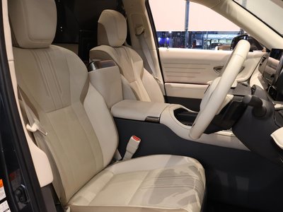 2025 Toyota CENTURY 照片 9