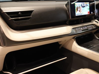 2025 Toyota CENTURY 缩略图 17