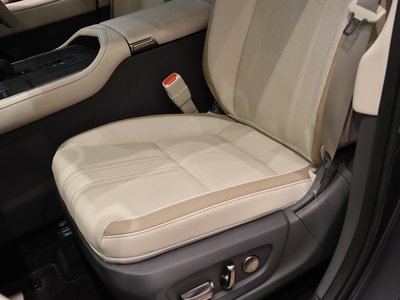 2025 Toyota CENTURY 缩略图 20