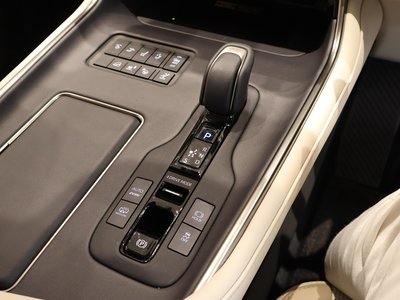 2025 Toyota CENTURY 缩略图 34