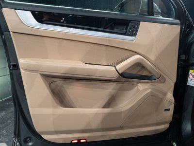 2023 Porsche CAYENNE thumbnail 42