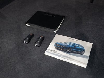2023 Porsche CAYENNE photo 15