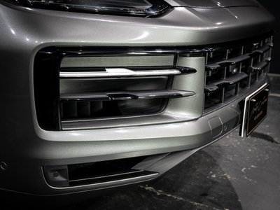2023 Porsche CAYENNE thumbnail 57