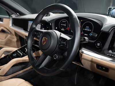 2023 Porsche CAYENNE thumbnail 36