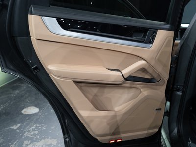 2023 Porsche CAYENNE thumbnail 47