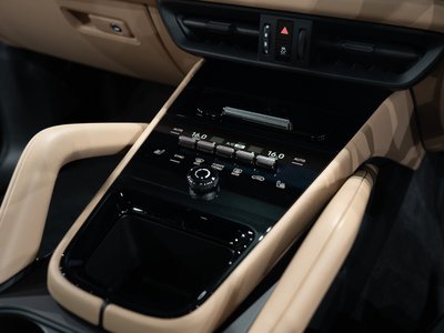2023 Porsche CAYENNE thumbnail 38