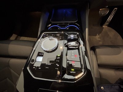 2024 BMW 5 SERIES — миниатюра 13