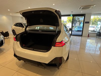 2024 BMW 5 SERIES — миниатюра 4