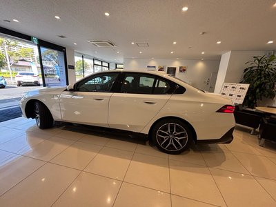 2024 BMW 5 SERIES — миниатюра 5