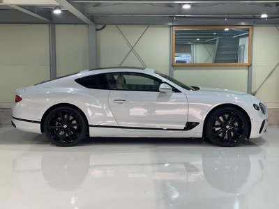 صورة 7 لـ 2020 Bentley CONTINENTAL