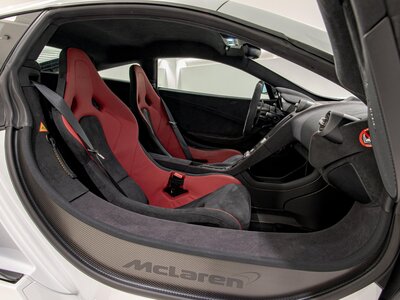 صورة مصغرة 21 لـ 2015 Mclaren 675LT