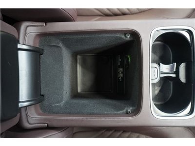صورة مصغرة 42 لـ 2023 Aston Martin DBX