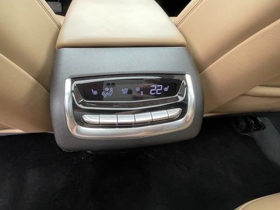 2021 Cadillac XT6 照片 32