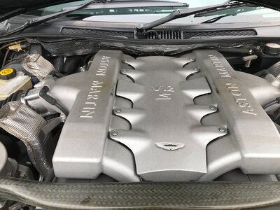صورة مصغرة 30 لـ 2006 Aston Martin V12 VANQUISH