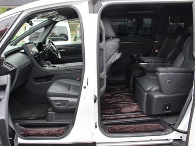 صورة 24 لـ 2023 Toyota ALPHARD
