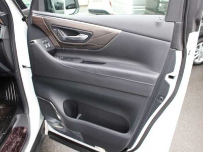 صورة 28 لـ 2023 Toyota ALPHARD
