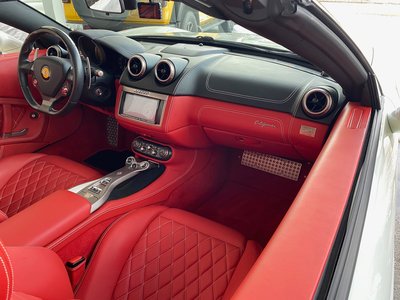 صورة مصغرة 51 لـ 2010 Ferrari CALIFORNIA