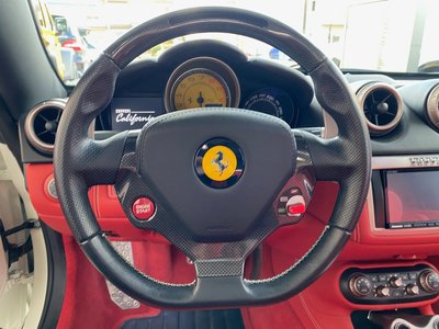 صورة مصغرة 41 لـ 2010 Ferrari CALIFORNIA
