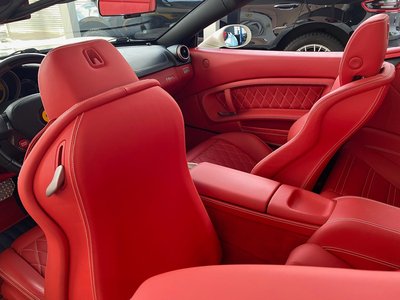 صورة مصغرة 38 لـ 2010 Ferrari CALIFORNIA