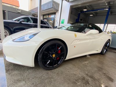 صورة مصغرة 63 لـ 2010 Ferrari CALIFORNIA
